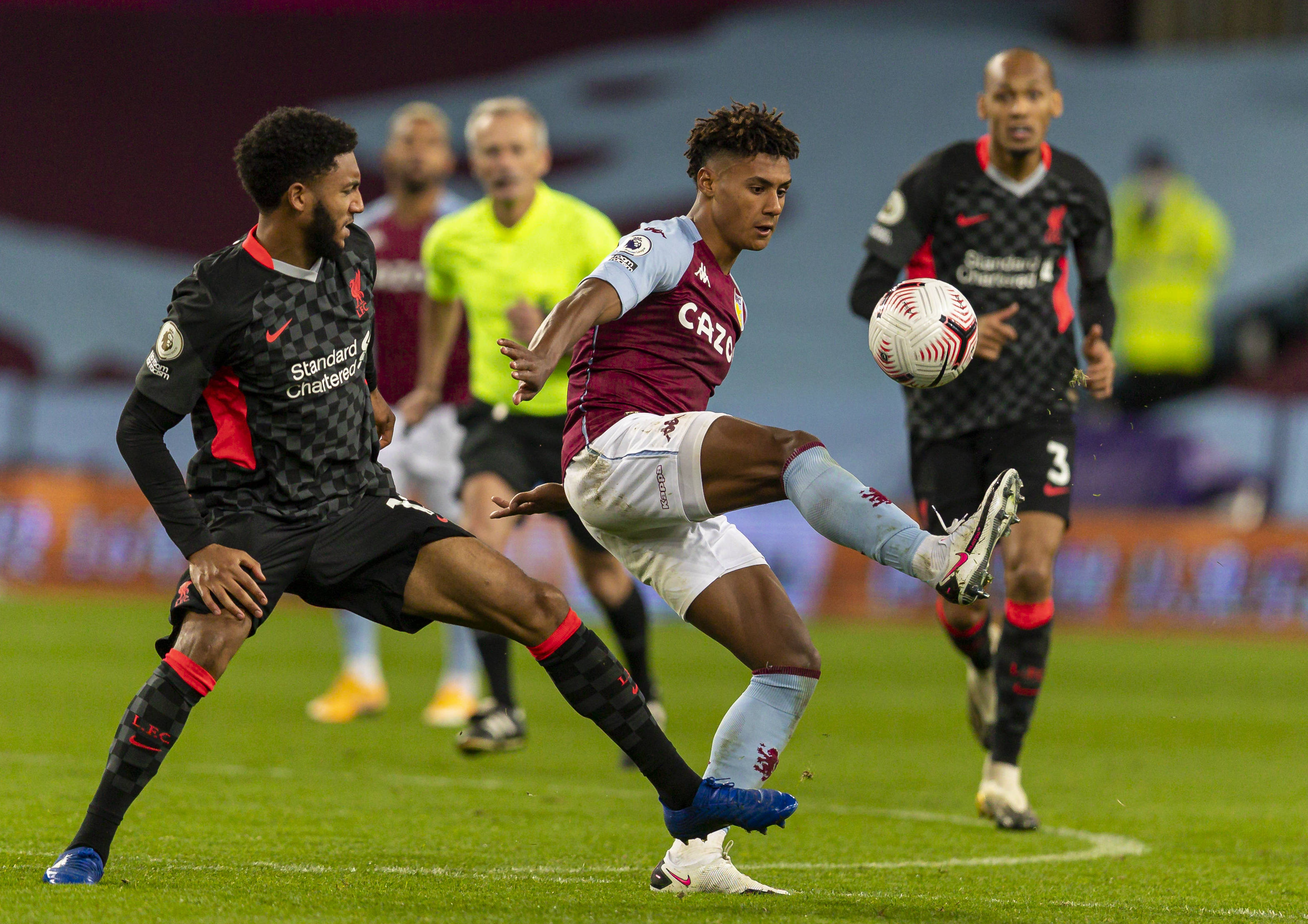 也反映出球 也反映出球